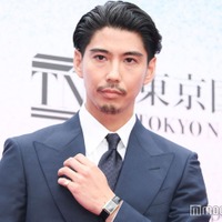 賀来賢人「今際の国のアリス」クリスマスに差し入れしたものが話題「男前すぎる」「ぴったり」共演俳優が公開 画像