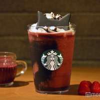 スタバ初のアサイー使用!新作“黒猫フラペ”&ティー試飲レポ 今秋はフルーティーなミックスベリーの虜 画像