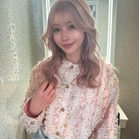 レイザーラモンHGの妻・住谷杏奈、髪色チェンジで「アニメから出てきたみたい」「似合う」と話題 画像