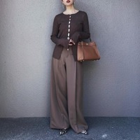マネしたい！ブラウンのワントーン着こなし。洗練ポイントは素材とデザイン。【40代の毎日コーデ】 画像