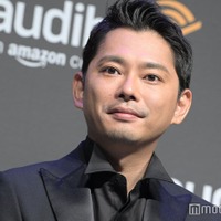 今井翼「髭剃って準備万端」ライブへ向かう車内ショット公開「雰囲気変わる」「おしゃれ」の声 画像