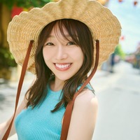 須田亜香里、2026年カレンダー決定 水着姿・部屋着姿…夏のベトナムロケで魅せる「人生最大に腹筋が消滅している」 画像