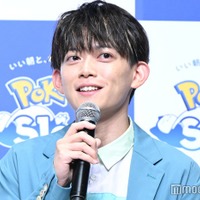 松丸亮吾「乳首にシール貼ってる」美腹筋のぞく上裸ショット話題「面白すぎる」「バキバキでかっこいい」 画像