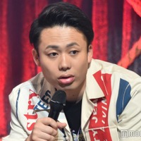 フィッシャーズ・シルクロード、1歳長男の散歩ショット公開 次男誕生で「お兄ちゃんになってる」「成長感じる」の声 画像