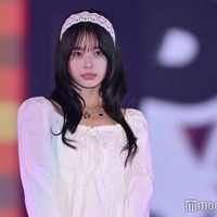 「今日好き」小國舞羽、レースタイツ×ミニスカで美脚披露 ガーリーな雰囲気纏う【ガルアワ2025AW】 画像