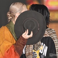 もーりーしゅーと、ランウェイ上でキス？「大胆すぎる」「ガチ？」ファンざわつく【ガルアワ2025AW】 画像