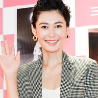 田丸麻紀、息子たちとの全身3ショット公開「オシャレ親子」「距離感が良い」の声 画像
