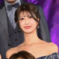 ABEMA瀧山あかねアナ、真っ赤なビキニ姿公開「神スタイル」「ドキドキしちゃう」の声 画像