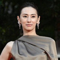 北川景子、スリットドレスから美脚全開 洗練された美しさ【第38回東京国際映画祭】 画像