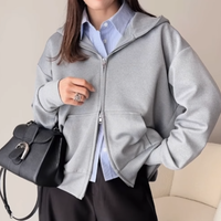 くたびれ感ゼロ。大人が上品に「パーカー」を着こなす秘訣とは【40代の毎日コーデ】 画像