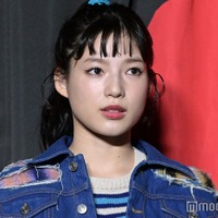 石井杏奈、ショーパン姿で美太もも全開「スタイル抜群」「画角天才」と反響 画像