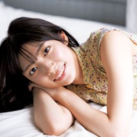 櫻坂46四期生・佐藤愛桜「ヤンジャン」で初グラビア披露 透明感輝く笑顔にドキッ 画像