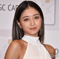 みちょぱ、美人母との2ショットが「まるで姉妹」「2人ともスタイル良すぎ」と話題に 画像