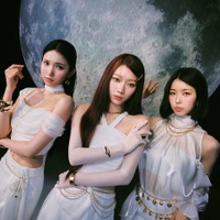 IS:SUE、最新ビジュアル公開 闇の中で光放つ存在表現【PHASE】 画像