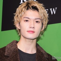 M!LK佐野勇斗、アクスタずらり“実家テレビの上”が話題「衝撃の数」「オタクすぎる」 画像