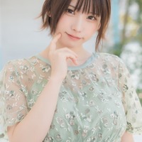 えなこ、“2枚履き”ランジェリー姿で美ボディ大胆披露「わたしも何故？と思いながら撮影しています」 画像