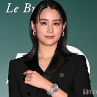 山本美月、スリットドレスから美脚全開 高級時計身につけ圧巻オーラ放つ【オーデマ ピゲ150周年記念イベント】 画像