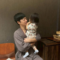 東貴博、安めぐみ＆娘たちと温泉旅行へ！まったり家族団らんSHOT公開「行きつけっていいよね」 画像