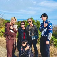 佐野勇斗、祖父母＆弟2人と“イイじゃん”ポーズでパシャリ！家族SHOTに反響「微笑ましい」「ほっこり」 画像