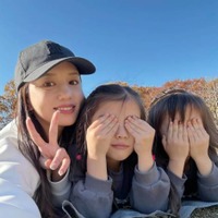 丸高愛実、娘2人とパシャリ！公園遊びSHOTに「お子様たち可愛い」「仲良しですね！！」 画像