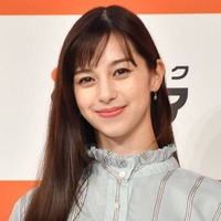 中条あやみ、ゴージャスな赤ドレスSHOTに絶賛の嵐「リアルプリンセス」「すごくお似合い」 画像