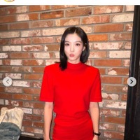 「マイ・デーモン」キム・ユジョン、大胆背中開きドレスショット公開「圧倒的美」「芸術作品」の声 画像