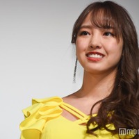 元モー娘。飯窪春菜、変形トップスで美背中開放「アートと一体化してる」「スタイルいい」の声 画像
