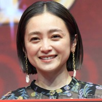 安達祐実、金髪×黒インナーで雰囲気一変 大胆新ヘアに「別人級」「お仕事かな？」と驚きの声 画像