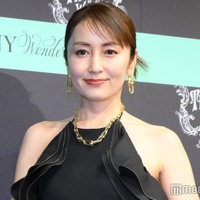 矢田亜希子、ヘアカットでイメチェン「髪の毛つやつや」「大人かっこいいコーデ」とファン絶賛 画像
