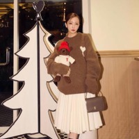 板野友美、ふわふわニット×スカートのあったかコーデに反響「可愛すぎる～」「最高の推し」 画像