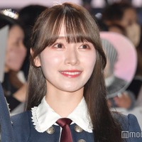 櫻坂46守屋麗奈、ミニスカ×ロングブーツで美脚チラリ「色白で憧れ」「上品」とファン絶賛 画像