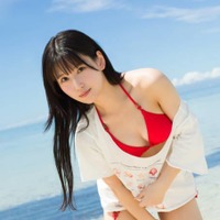 #2i2森嶋あんり、美バストが覗くビキニSHOT披露！セブ島と思い出の地を舞台に素の魅力が光る 画像