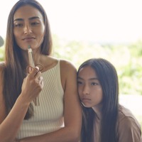 長谷川潤さんが12歳の娘とCMで初共演。オファー時は「違うと思う」から共演を決意するに至った「今思い出しても泣いてしまう」理由とは 画像