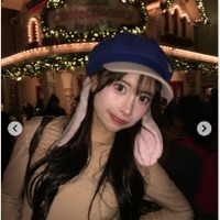 「シャッフルアイランド」藤川らるむ、美脚際立つマイクロミニワンピで上海満喫「脚が長くて綺麗すぎる」「コーデおしゃれ」の声 画像