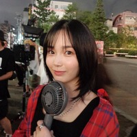 「グラスハート」ヒロイン・宮崎優、色白美脚際立つミニスカセットアップ姿に反響「透明感すごい」「見惚れた」 画像