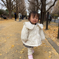 山本圭壱、父娘で散歩へ！1歳愛娘のウォーキングSHOTに「モデルさんみたい」「天使じゃん」の声 画像