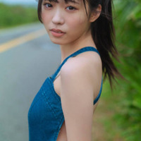 僕が見たかった青空・金澤亜美、オーバーオールから美背中がチラリ！台湾を舞台に素の魅力が光る 画像