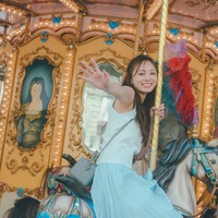 乃木坂46梅澤美波「あまりにも素」童心に返った先行カット解禁 パネル展開催も決定【透明な覚悟】 画像