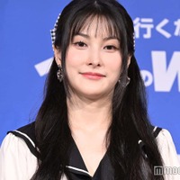 KARAギュリ、オーバーサイズニットから美脚スラリ「オーラ全開」「スタイル抜群」と反響 画像