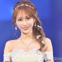 美女社長YouTuber浦西ひかる、スラリ美脚に釘付け ハイウエスト水着でプール満喫「絵になる美しさ」「神々しい」と反響 画像