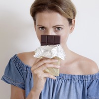 食前の「高カカオチョコ」で太りにくい体質に!? 医師が教えるラクしてやせる新習慣、摂るタイミングと量は？ 画像