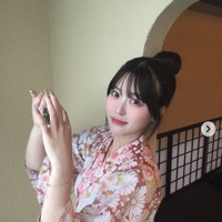 美人インフルエンサー、ショーパン姿で美脚披露「脚長い」「小顔が際立ってる」と熱視線 画像