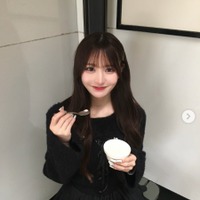 仮面高校生の妹で話題・すなずりかりん、黒オフショル×ミニスカ姿に絶賛の嵐「スタイル抜群」「レベチな可愛さ」 画像