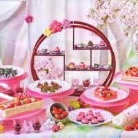 都ホテル京都八条で「いちごとさくら」ブッフェ、ケーキに餡ロールなど華やかな和洋スイーツ 画像