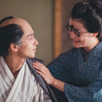 「拍子木…聞こえねぇんだけど」“日本一の戯け男”蔦重が遺した「笑いという名の富」【NHK大河『べらぼう』ベスト振り返りセレクション】 画像