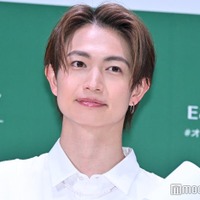綱啓永、家族との初詣ショット披露「妹さん美人オーラ出てる」「スタイル抜群ファミリー」と注目集まる 画像