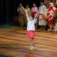 舞台「千と千尋の神隠し」ソウル公演開幕 “千尋役”上白石萌音＆川栄李奈が感謝・カーテンコール写真も公開 画像