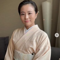 前田愛、次男・中村長三郎と大物女優の舞台へ 豪華4ショットに「すっかりお兄さんに」「正装姿が凛々しくて素敵」の声 画像