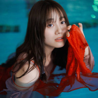 伊藤美来、“恋に揺れる人魚姫”を美麗グラビアで表現！夢みる絵本のようなフォトブック発売決定 画像