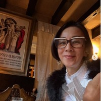 中村江里子、“毎年恒例”家族写真公開 過去ショットも披露で「映画のワンシーンのよう」「子どもたちの成長がすごい」の声 画像